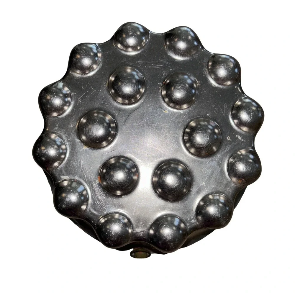 Small round copper like baking/Jello mold or home decor